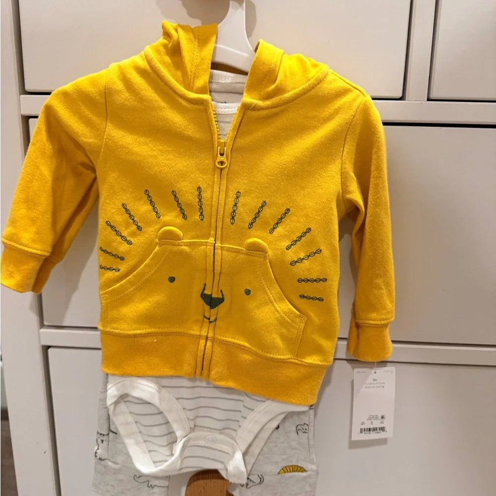 Yellow Baby Lion Set - Picture 2 of 4